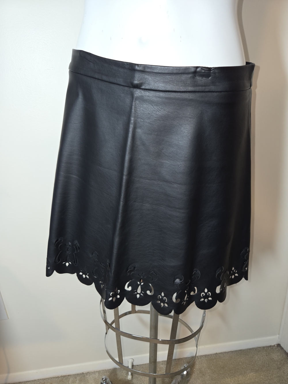 Club Monaco Black Faux Leather A-Line Skirt with Scalloped Cutout Hem